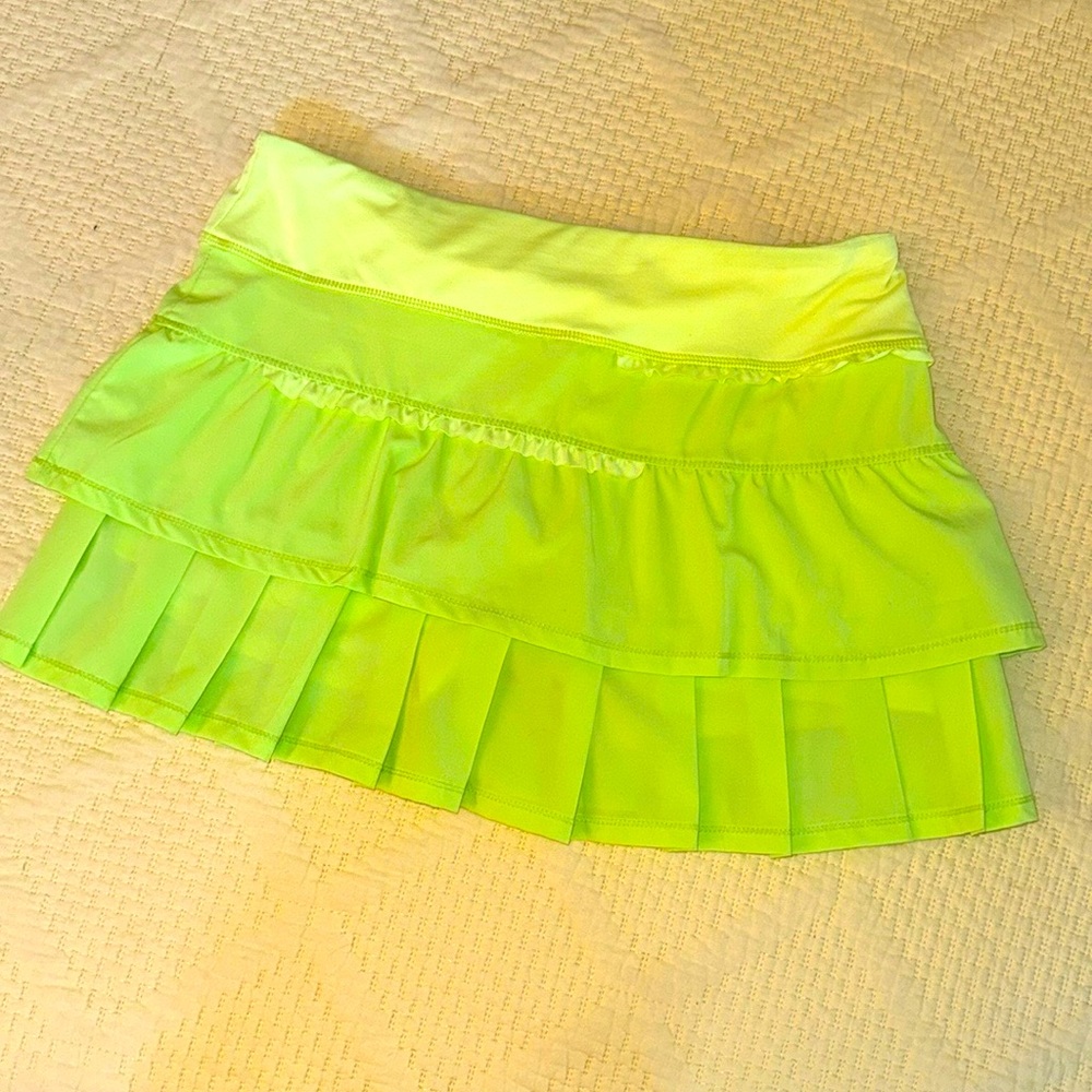 Neon yellow Green Layer 8 skort size S EUC Q6